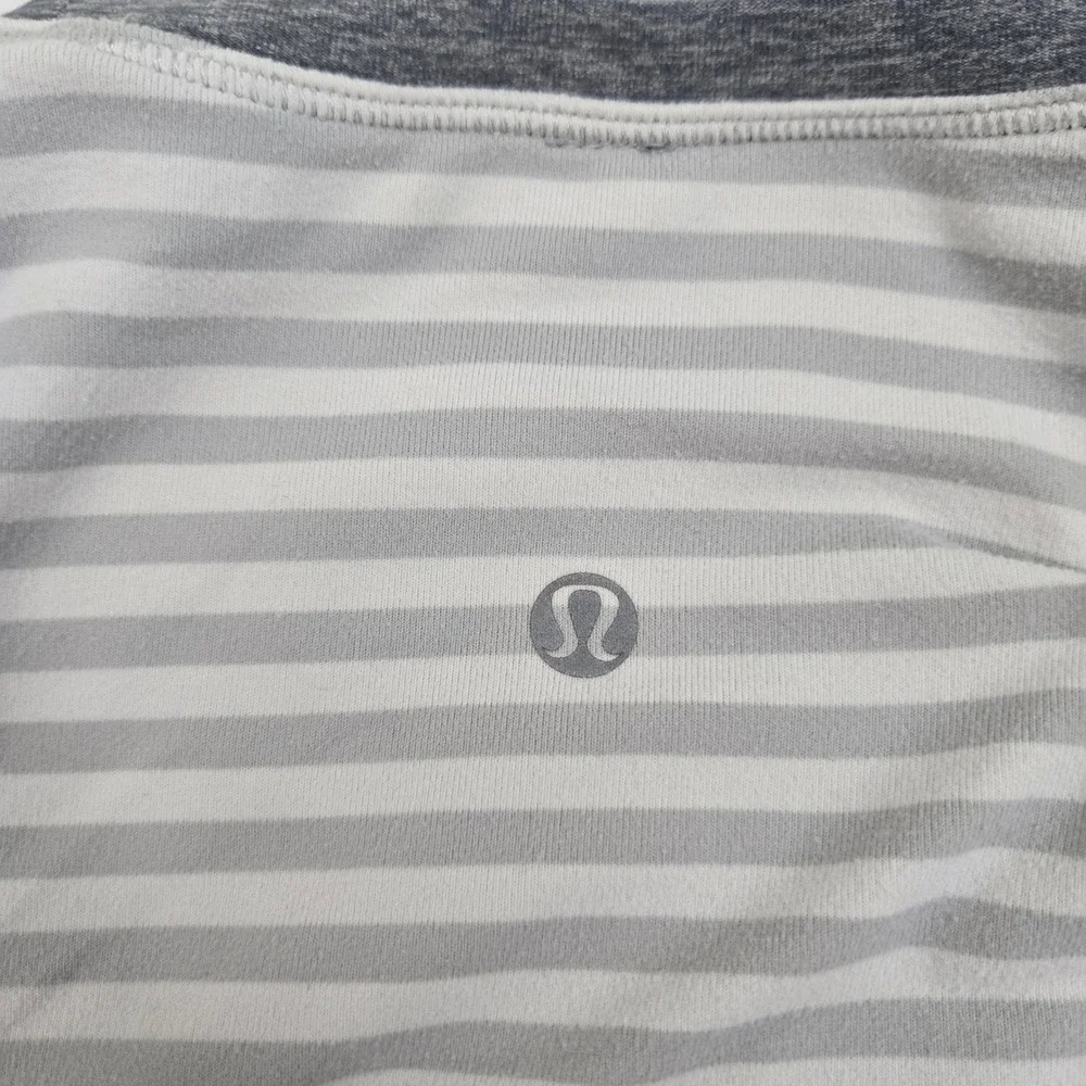 Lululemon Womens 6 Long‎ Sleeve Running Top Gray Stripe Thumbholes Tech Athletic